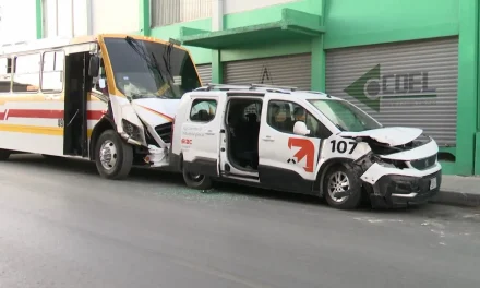 Choque deja dos personas lesionadas en Saltillo