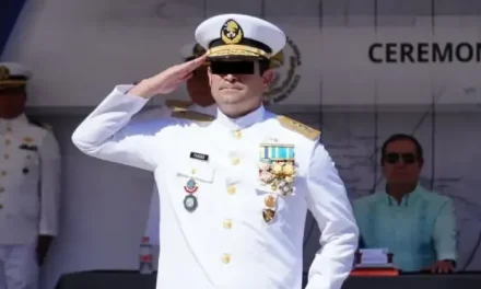 Ordenan a FGR entregar carpeta completa del caso contra vicealmirante Roberto Farías Laguna