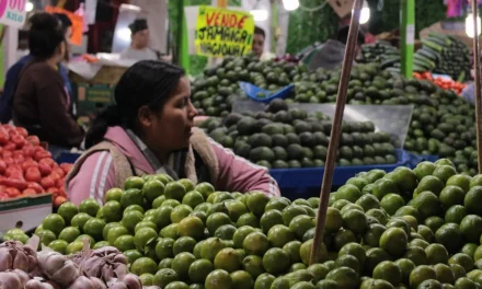 Inflación en México escala al 4.02% en febrero: Limón y Jitomate disparan el costo de la canasta básica