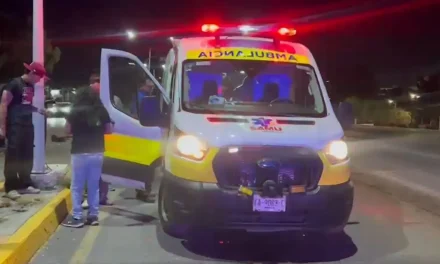 Motociclista es impactado por camioneta en Saltillo