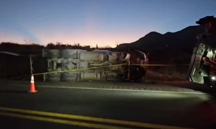 Trailero fallece tras volcadura en el Libramiento Norponiente