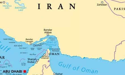 Irán afirma que el estrecho de Ormuz sigue abierto menos para Estados Unidos e israel