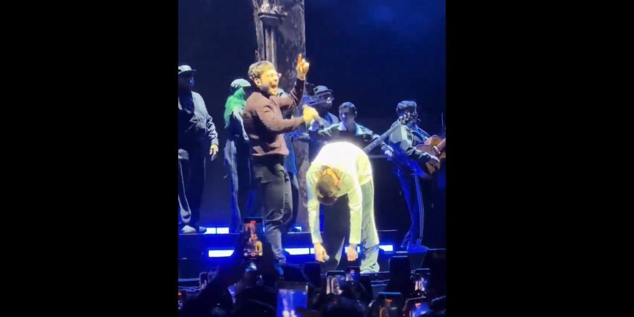 ¿Qué le pasa a Peso Pluma? Sorprende su extraño comportamiento en un concierto