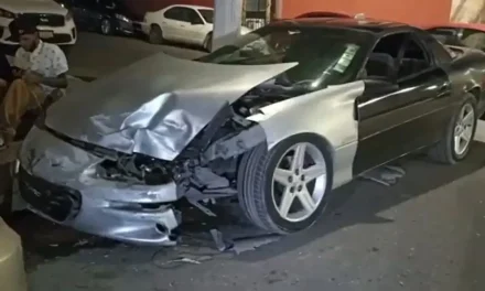 Por distracción provoca accidente en Saltillo