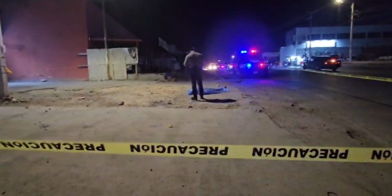 Se desvanece hombre al salir de bar en Saltillo