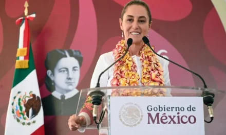 Presidente Sheinbaum presenta la Cartilla de Derechos de las Mujeres traducida