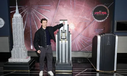 Nueva York se tiñe de rojo y azul: Tom Holland ilumina el Empire State para anunciar el regreso de Spider-Man