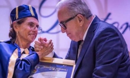 Universidad Autónoma de Sinaloa otorga doctorado Honoris Causa a Annie Pardo Cemo, madre de Claudia Sheinbaum