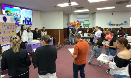 Viven estudiantes experiencia laboral en Feria del Empleo simulada.