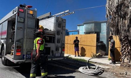 Voraz incendio consume vivienda en Ramos Arizpe