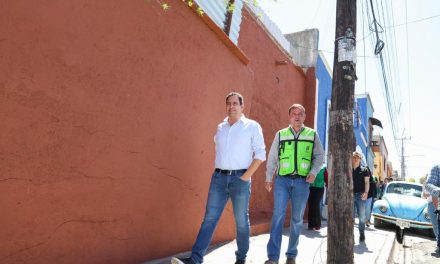 Supervisa Javier Díaz embellecimiento de fachadas en calle Miguel Hidalgo