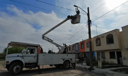 Instalan nuevas luminarias en el municipio de Múzquiz