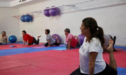 Torreón: Imparten clases de yoga en el Centro Comunitario Nueva California
