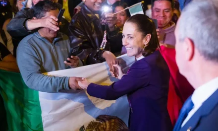 Mexicanos reciben a Claudia Sheinbaum en Barcelona