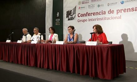 Separan a tres funcionarios por derrame en Golfo de México
