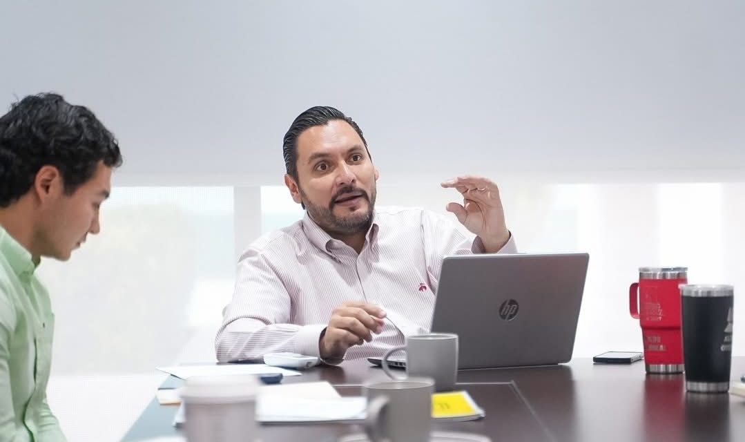 Carlos Villarreal fortalece alianza con universidades