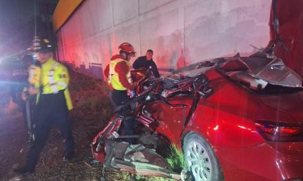 Muere conductor tras aparatosa volcadura en la carretera Saltillo–Monterrey