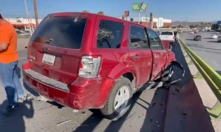 Carambola de siete vehículos colapsa  el tráfico en bulevar Nazario Ortiz Garza