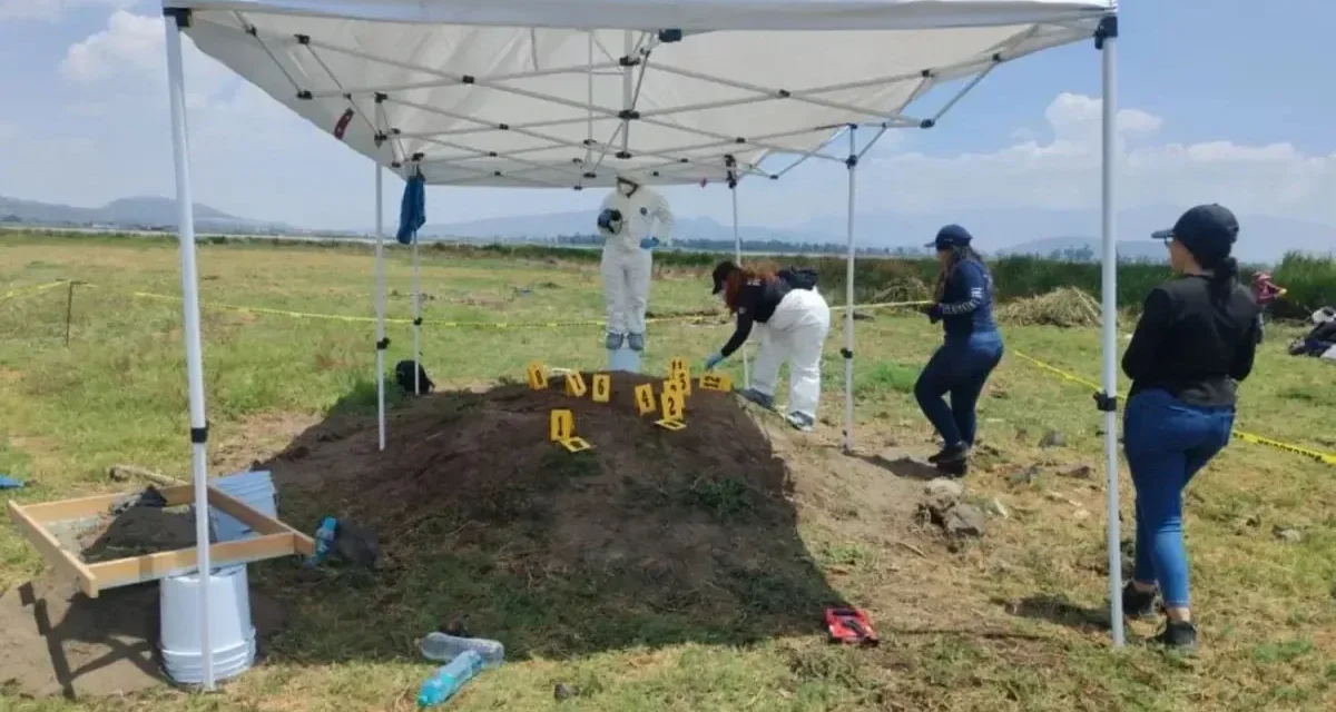Familias de desaparecidos asumen búsqueda en Tláhuac ante hallazgos de restos óseos