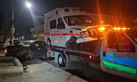 Conductor en estado de ebriedad choca contra ambulancia de Cruz Roja en Saltillo