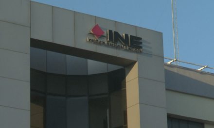 Desperfecto en tuberías de agua en las instalaciones del INE