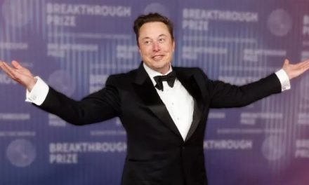 Elon Musk acusa a OpenAI de traicionar su misión original durante juicio en California