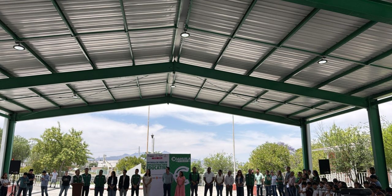 Entregan techumbres a los alumnos de la primaria Luis Álvarez en Saltillo