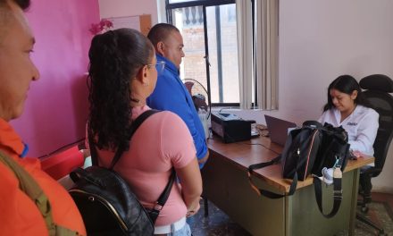 Entrega DIF Ramos cartas de no antecedentes penales
