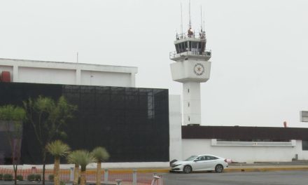 Frente frío afectó operaciones aéreas en Saltillo