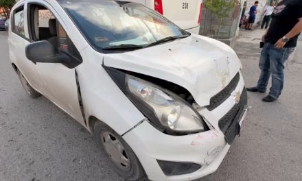Ignora señal de alto y provoca choque en la colonia Ignacio Zaragoza