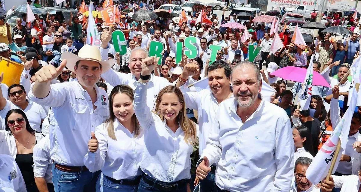 Formaliza Cristina Amezcua candidatura por el Distrito 4