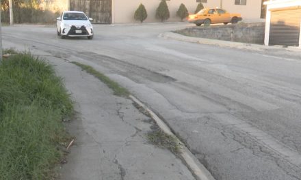 Saltillo:  La calle principal está destrozada en la colonia el Paraíso