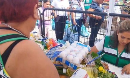 Tomás Gutiérrez lleva a cabo la cuarta edición del ‘Mercadito de a Peso Todos por Más’ en Ramos Arizpe