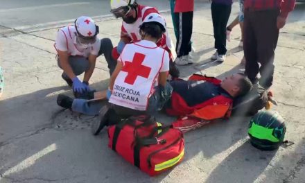 Motociclista ignora alto y provoca accidente en la colonia Valle Verde
