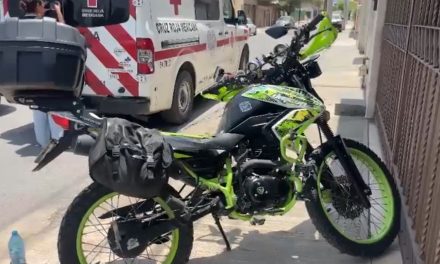 Motociclista resulta herido tras choque contra vehículo en la colonia La Salle