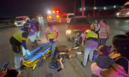 Motociclista resulta lesionado tras aparatoso accidente en la Morelos