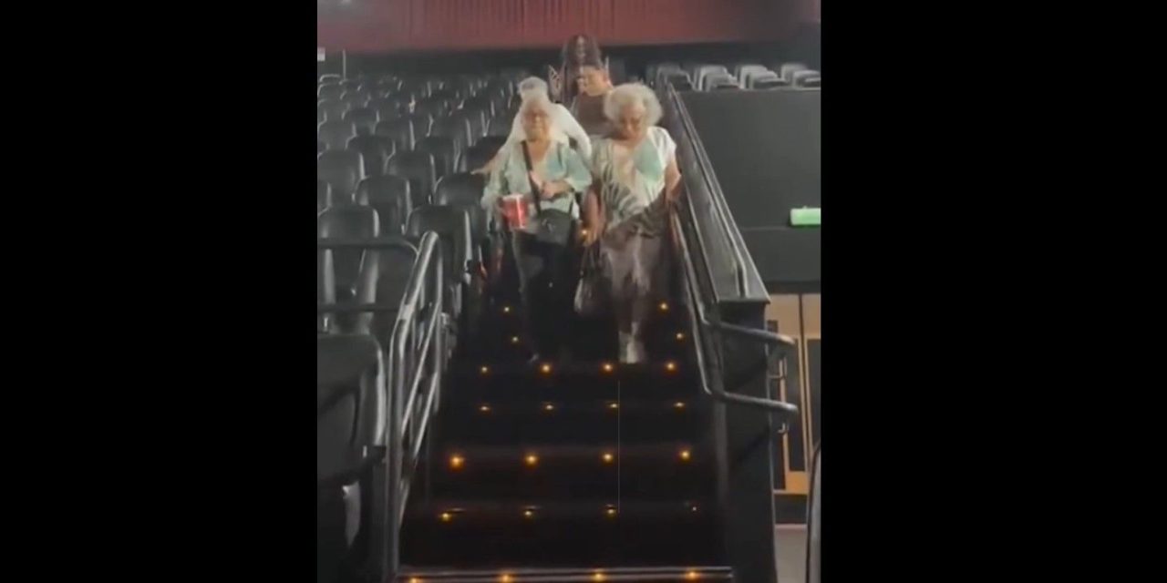 Grupo de abuelitas arman coreografía al salir de ver la película de Michael Jackson (video)