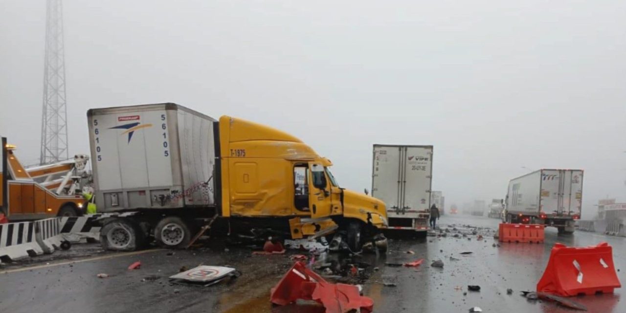 Múltiples accidentes en la 57 por lluvias