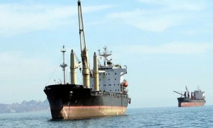 Ormuz vuelve a cerrarse: Trump amenaza con destruir la infraestructura de Irán si no hay acuerdo el miércoles