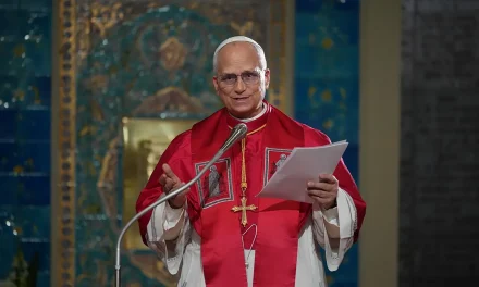 Dios no está con los prepotentes y los soberbios, afirma el papa León XIV