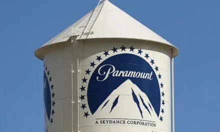 Rechazan fusión de Warner Bros. y Paramount por impacto en la industria