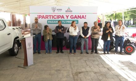 Premia Arteaga a contribuyentes cumplidos