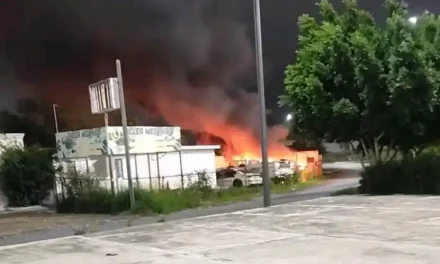 Violencia paraliza Reynosa y se extiende a Nuevo León con bloqueos e incendios