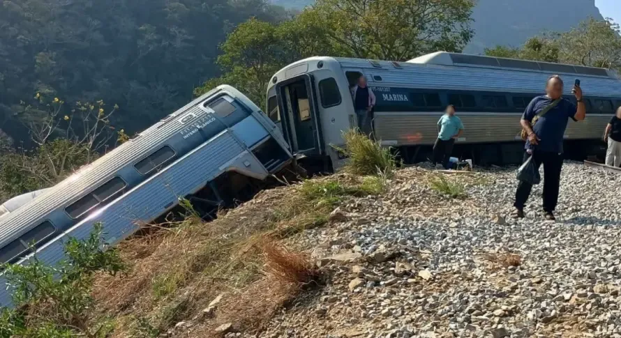 Sheinbaum plantea modificar curvas del Tren Interoceánico tras accidente en Oaxaca
