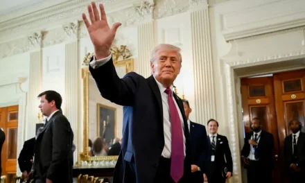 Trump abre la puerta a retomar negociaciones con Irán en medio de tensión en el estrecho de Ormuz