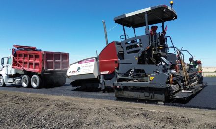 Repara el gobierno de México 5 mil kilómetros de la red carretera federal con trenes de pavimentación