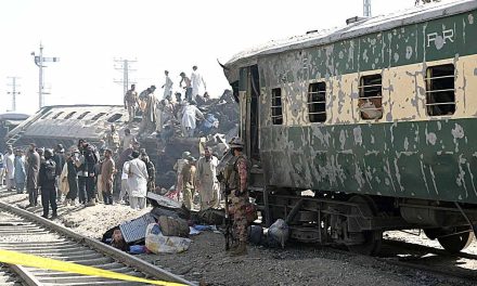 Atentado suicida contra tren militar deja al menos 24 muertos y 50 heridos en Pakistán