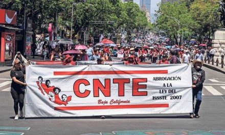 Gobierno federal abre diálogo con la CNTE tras bloqueo en el Zócalo
