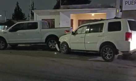 Saltillo: Ebrio choca nueve autos estacionados, se salvó de ser linchado por los afectados