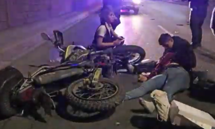 Saltillo: Graves lesiones le arrancan la vida, objeto en el camino los hizo derrapar